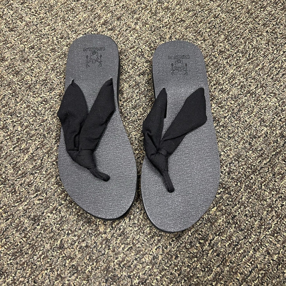 Black Flip-Flop Sandals